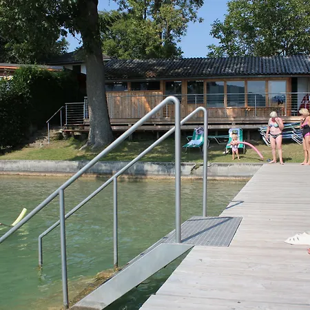 بيت ضيافة Landhaus Strussnighof 3*