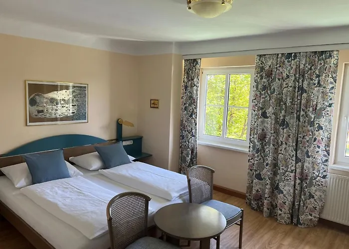 Strussnighof בית הארחה