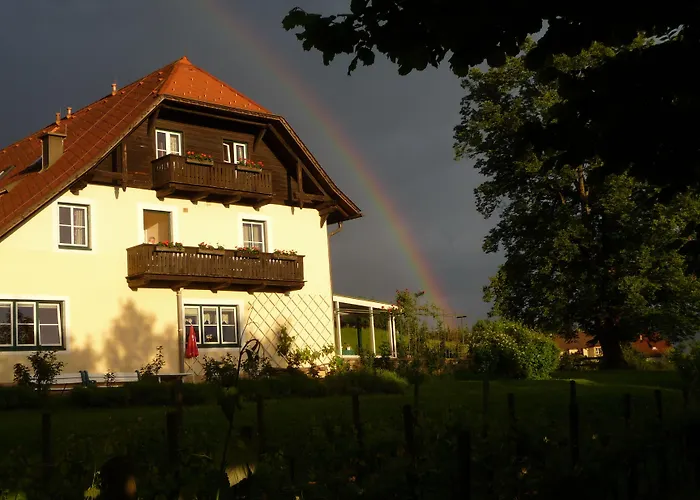 בית הארחה Strussnighof 3*