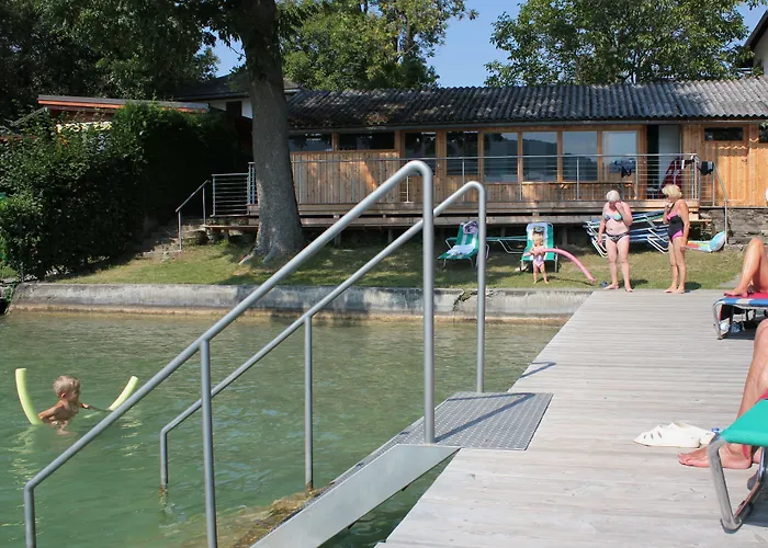 בית הארחה Strussnighof 3*