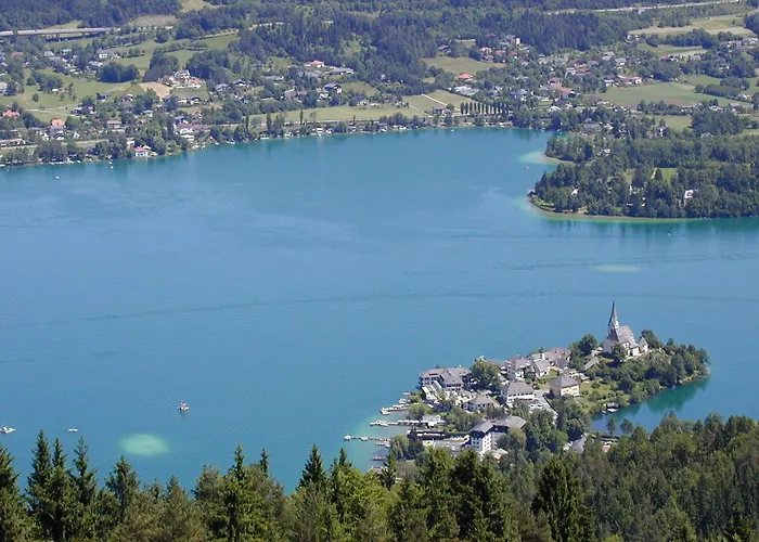 בית הארחה Strussnighof 3*